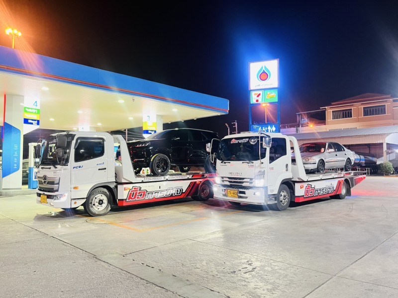 รถยกพนม